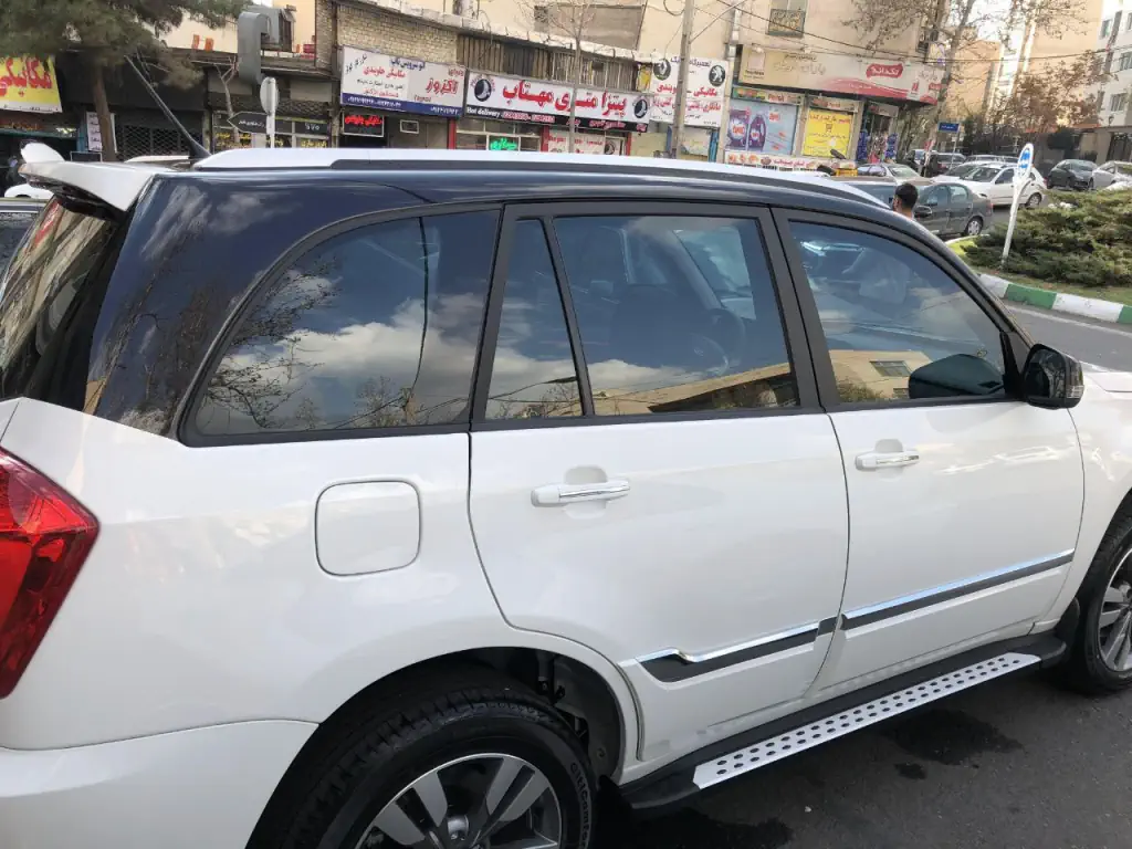 برچسب شیشه دودی اتومبیل