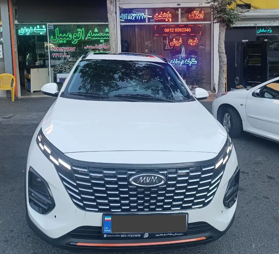 برچسب شیشه دودی اتومبیل